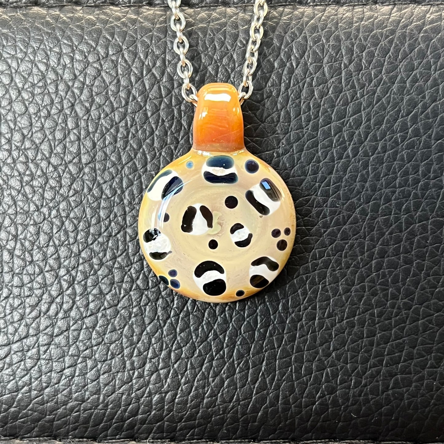 Leopard Pendy